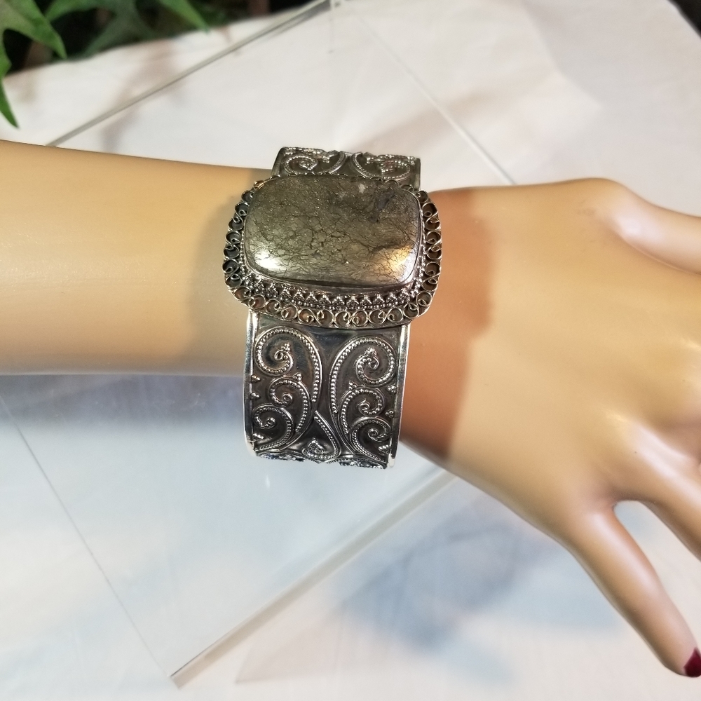 SPLENDID BRACELET NWOT